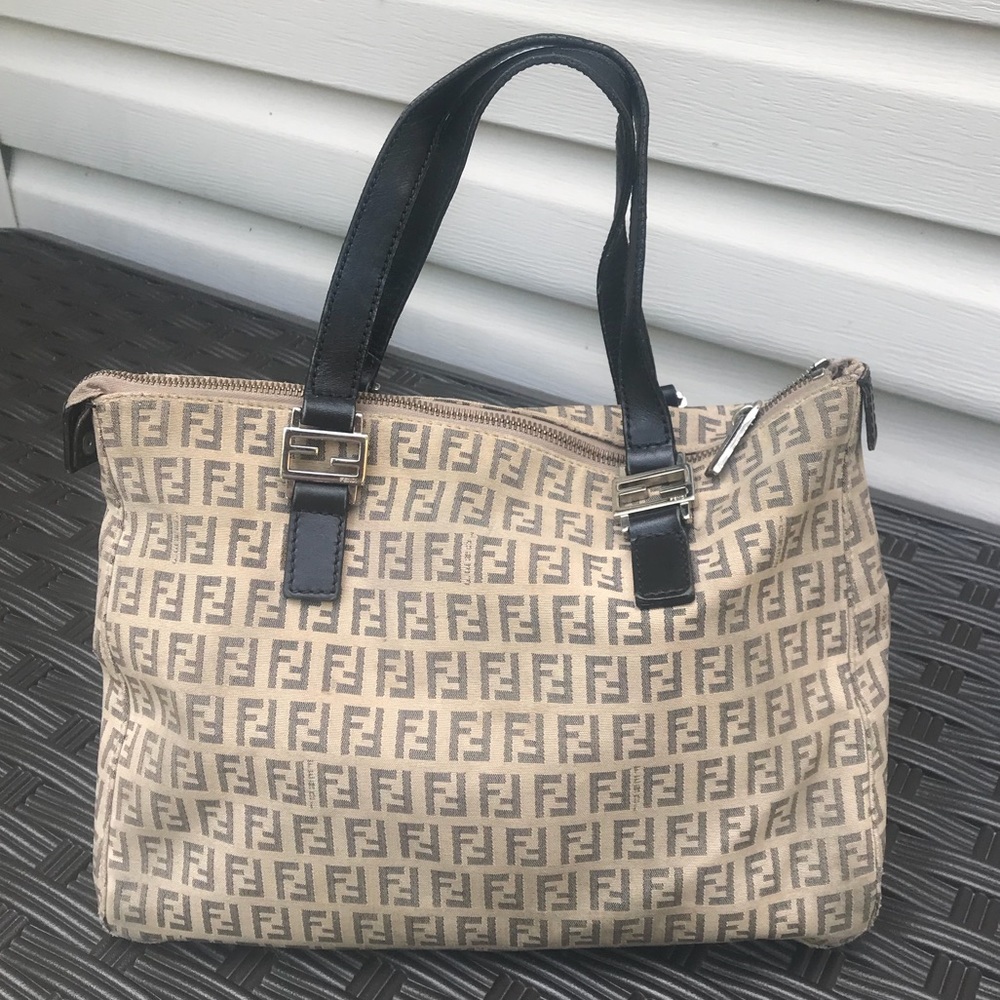 100% Auth Fendi Zucca Tote - Picture 1 of 8